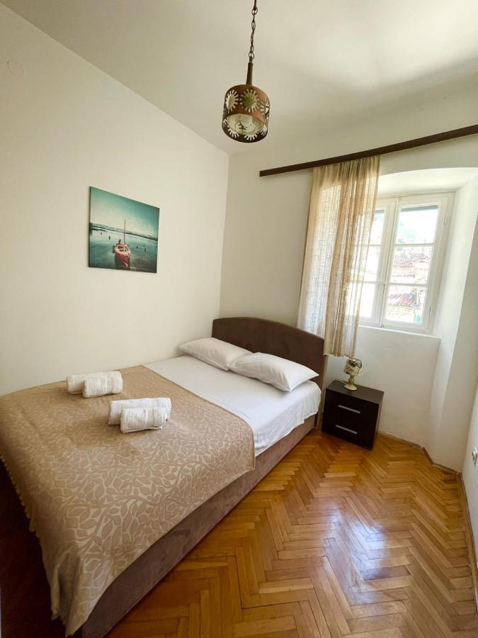 Old Town Heart Apartment โกตอร์ ภายนอก รูปภาพ